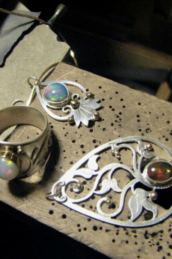 jewelry-metalworking-techniques-tutorials-how-to-wire-sheet-metal-stamp